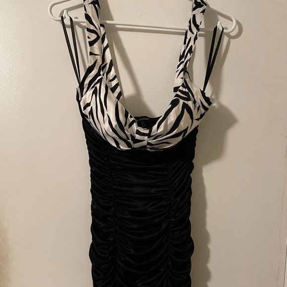 Le Chateau White and Black Party Dress Size:M - Picture 4 of 8